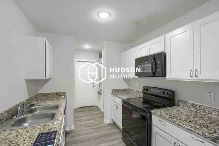 201 E Culver St - Photo 5 of 14