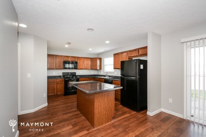 446 Sharp Ct - Photo 6 of 13