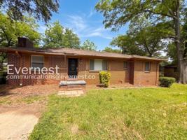 featured image of 9825 Maple Ln