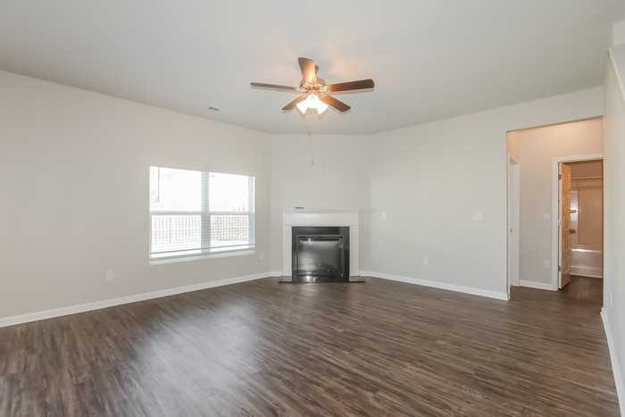 1321 Eldrick Ln - Photo 4 of 12