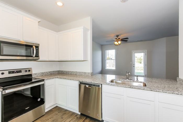 2027 River Park Cir - Photo 5 of 12
