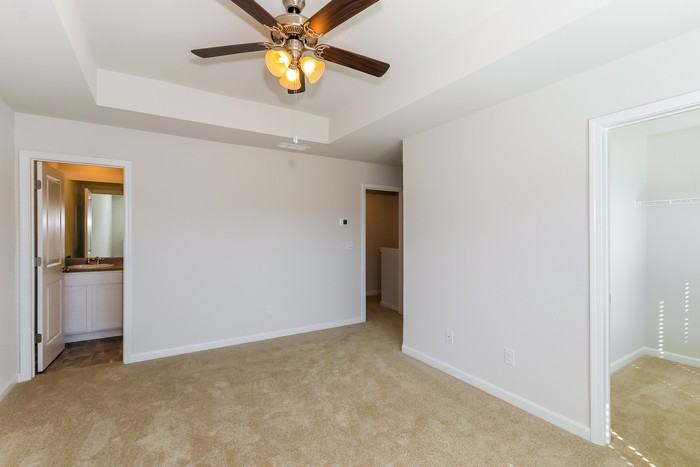 2027 River Park Cir - Photo 6 of 12