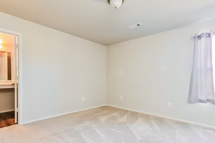 1901 Sebastian St - Photo 7 of 10