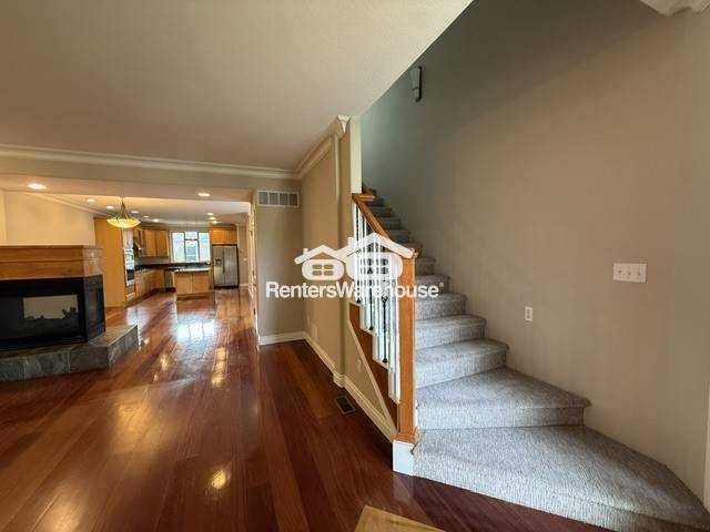 2070 S Pearl St - Photo 5 of 31