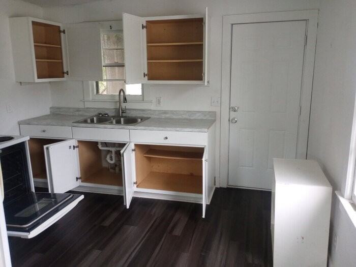 111 N Bell St #B - Photo 4 of 8