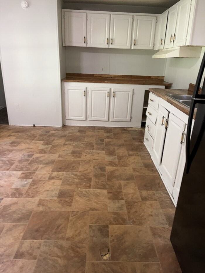 321 Robinson Rd - Photo 2 of 13
