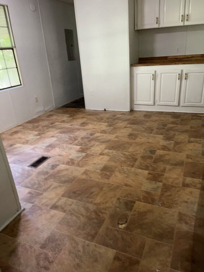 321 Robinson Rd - Photo 3 of 13