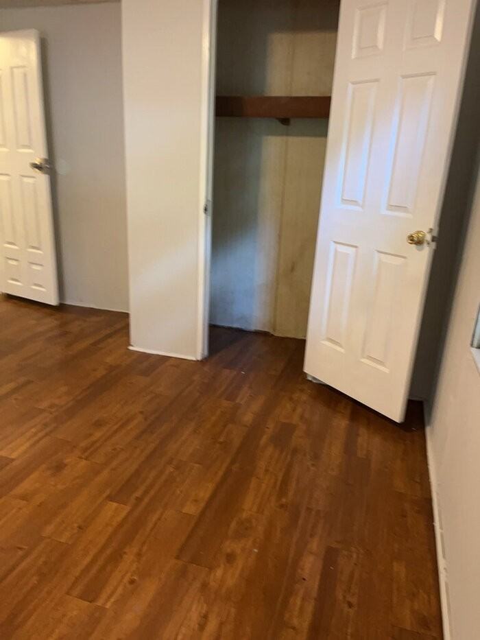 321 Robinson Rd - Photo 4 of 13