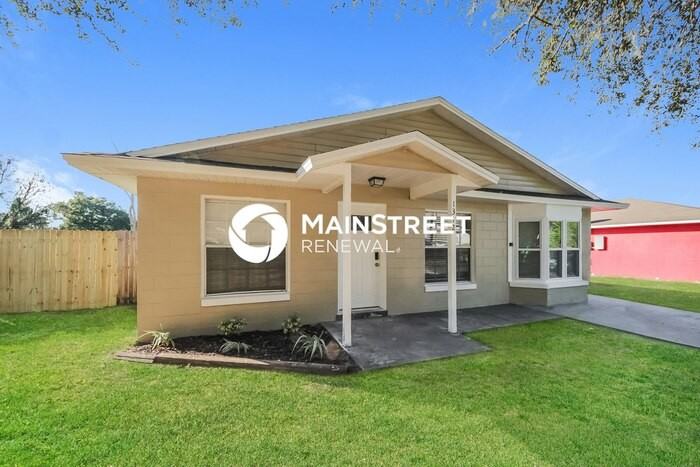 1312 Mark Ct - Photo 3 of 16