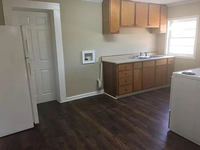 209 Nicholtown Rd - Photo 4 of 11
