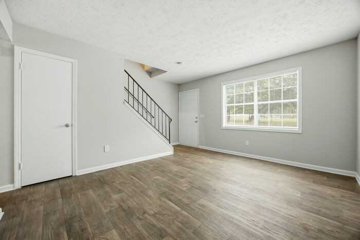215 Paper Mill Rd #8F - Photo 2 of 21