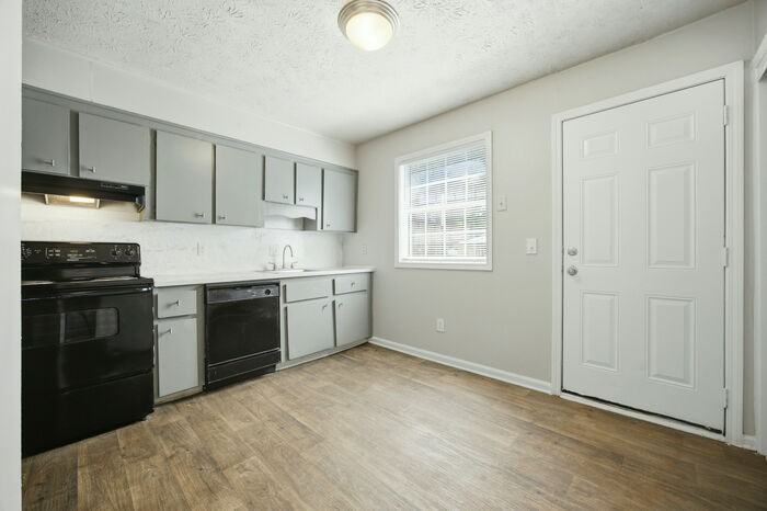 215 Paper Mill Rd #8F - Photo 6 of 21