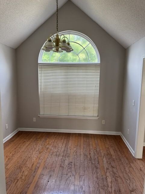 4 Donegal Ct - Photo 7 of 17