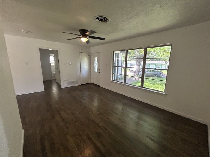 146 Doolittle St #B - Photo 2 of 14