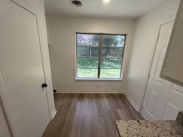 146 Doolittle St #B - Photo 5 of 14