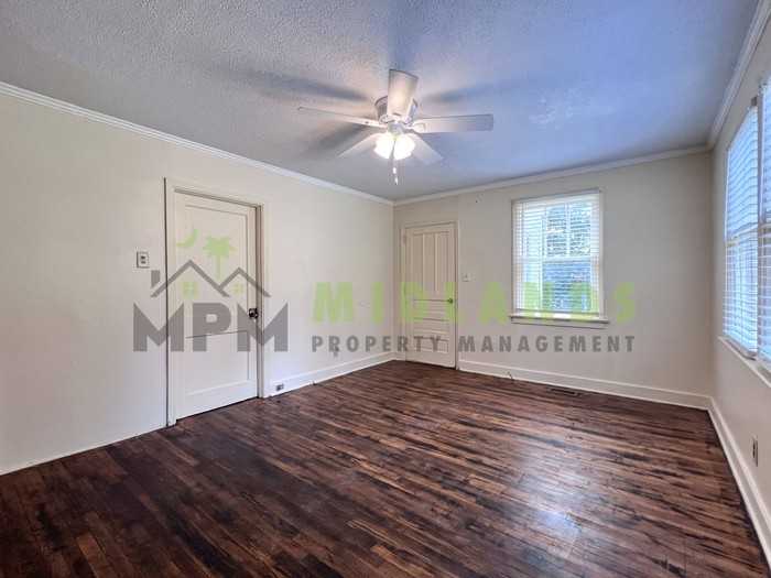 4508 Ryan Ave - Photo 3 of 36
