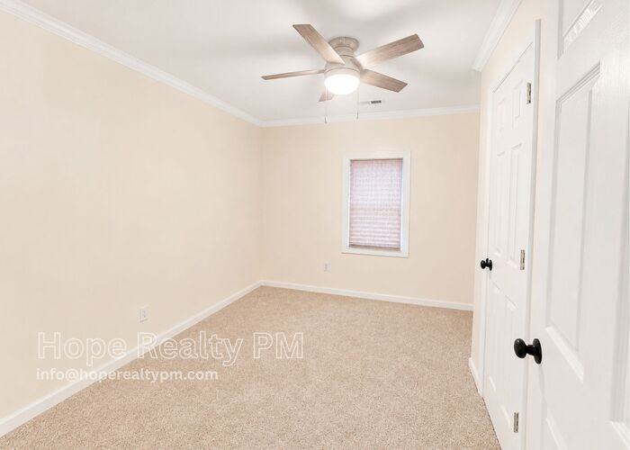 754 Meade St - Photo 4 of 9