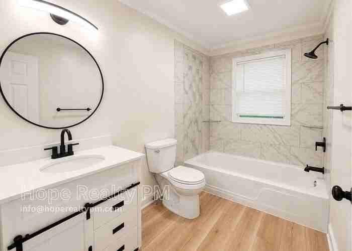 754 Meade St - Photo 6 of 9
