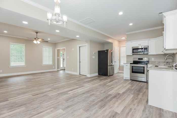 503 E Cloninger St - Photo 5 of 17