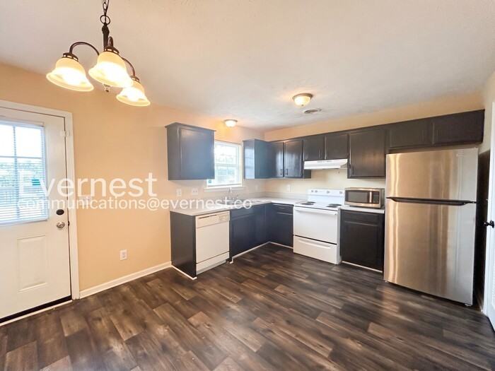 1587 Chariot Dr - Photo 3 of 21
