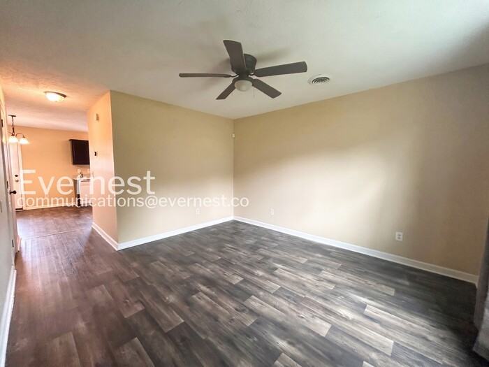 1587 Chariot Dr - Photo 6 of 21