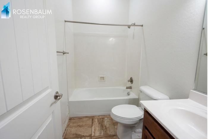 6070 E Greer Ln - Photo 6 of 7