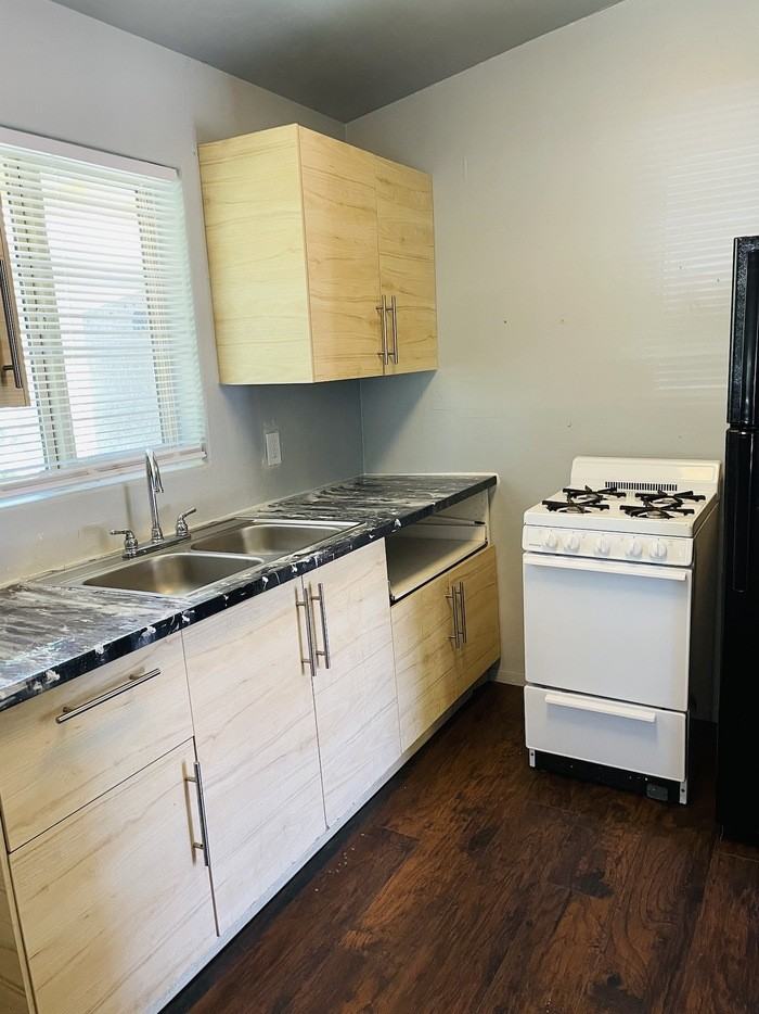 4508 E Fairmount St #1 - Photo 4 of 9