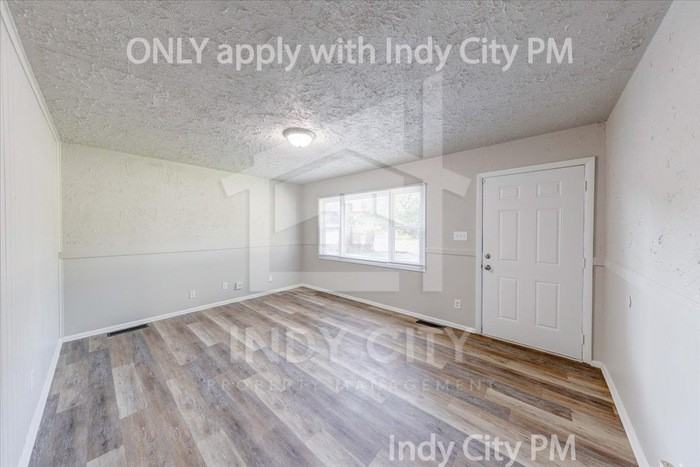 3916 W 30th St - Photo 3 of 18
