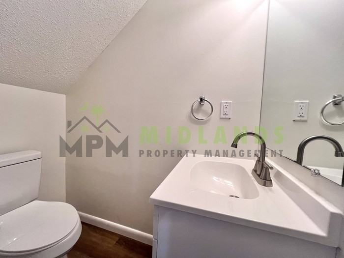 233 Timber Ct - Photo 4 of 48