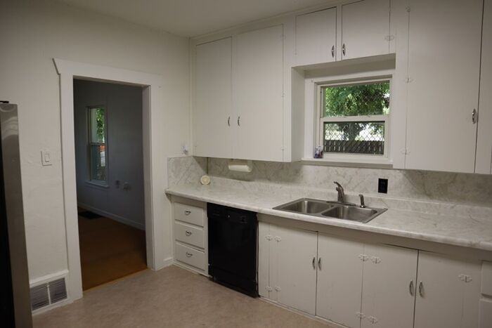 1057 W 300 S - Photo 7 of 18