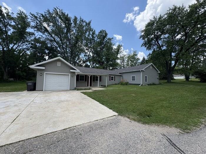 W3641 Park Dr - Photo 3 of 22