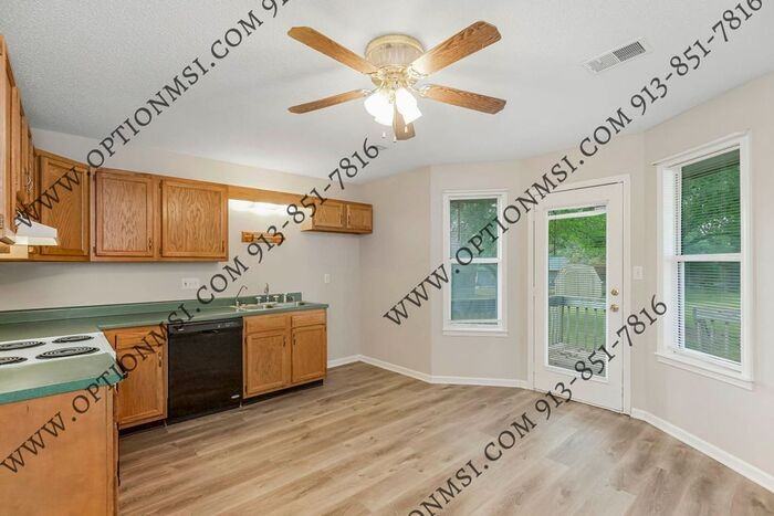 712 Harvey St - Photo 2 of 30
