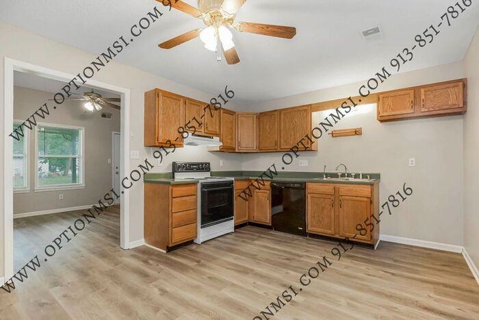 712 Harvey St - Photo 3 of 30