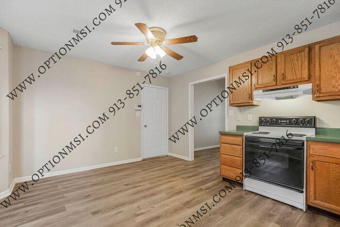 712 Harvey St - Photo 4 of 30