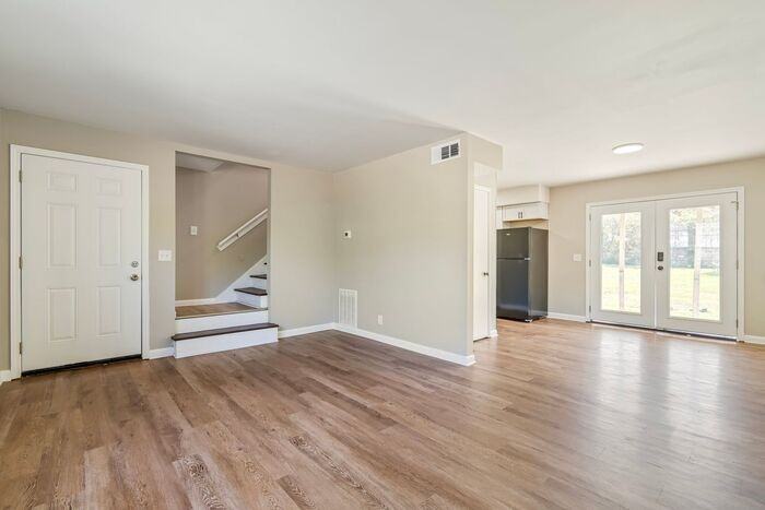 743 Mcpherson Dr - Photo 3 of 24