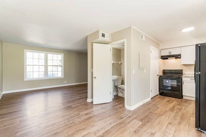 743 Mcpherson Dr - Photo 6 of 24
