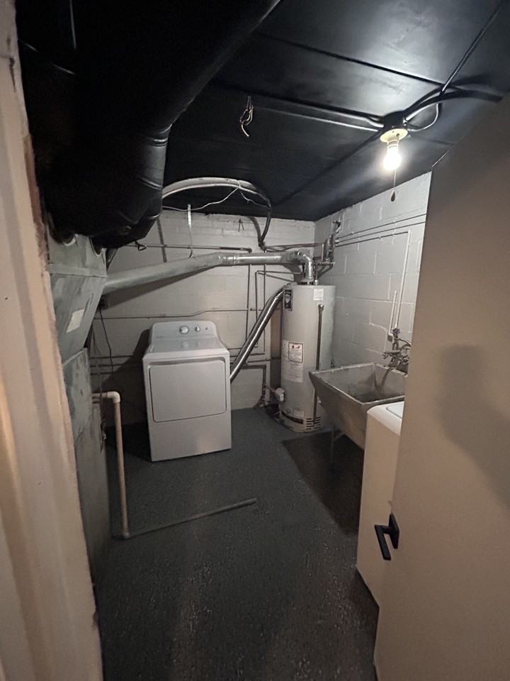 648 169th St #648 - Photo 5 of 12