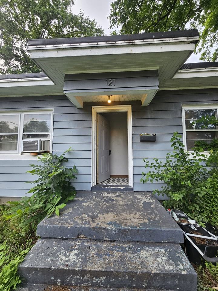 121 W 9th St #NA - Photo 2 of 20
