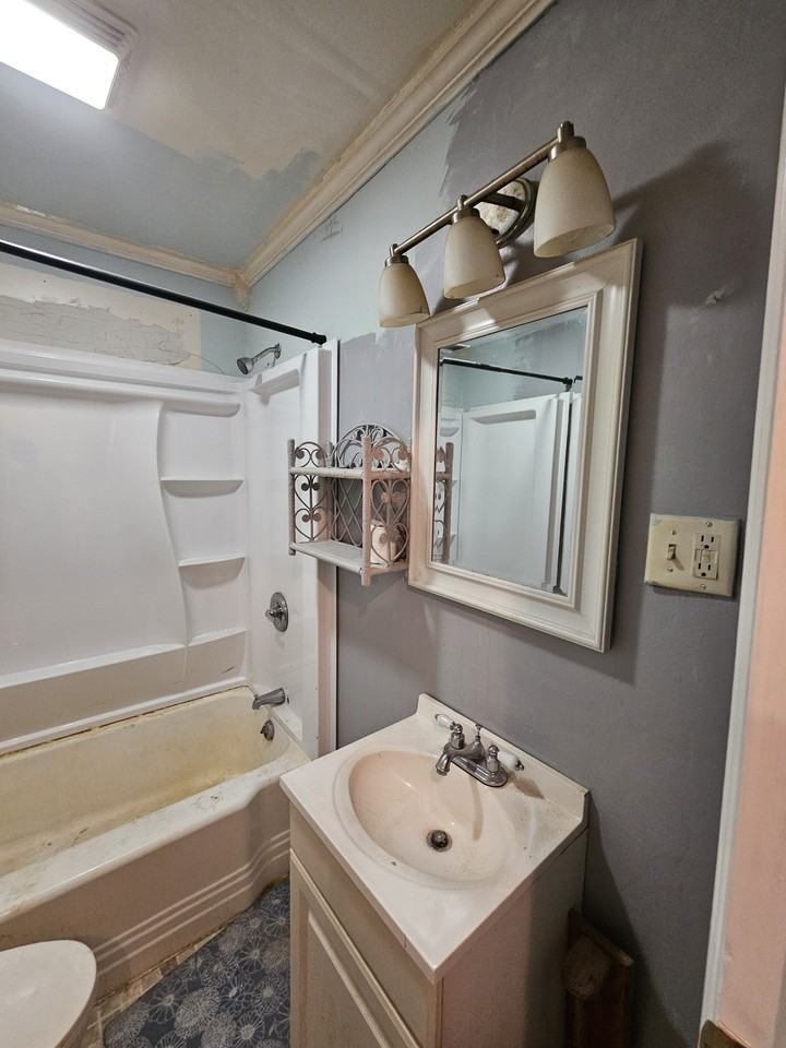 121 W 9th St #NA - Photo 6 of 20