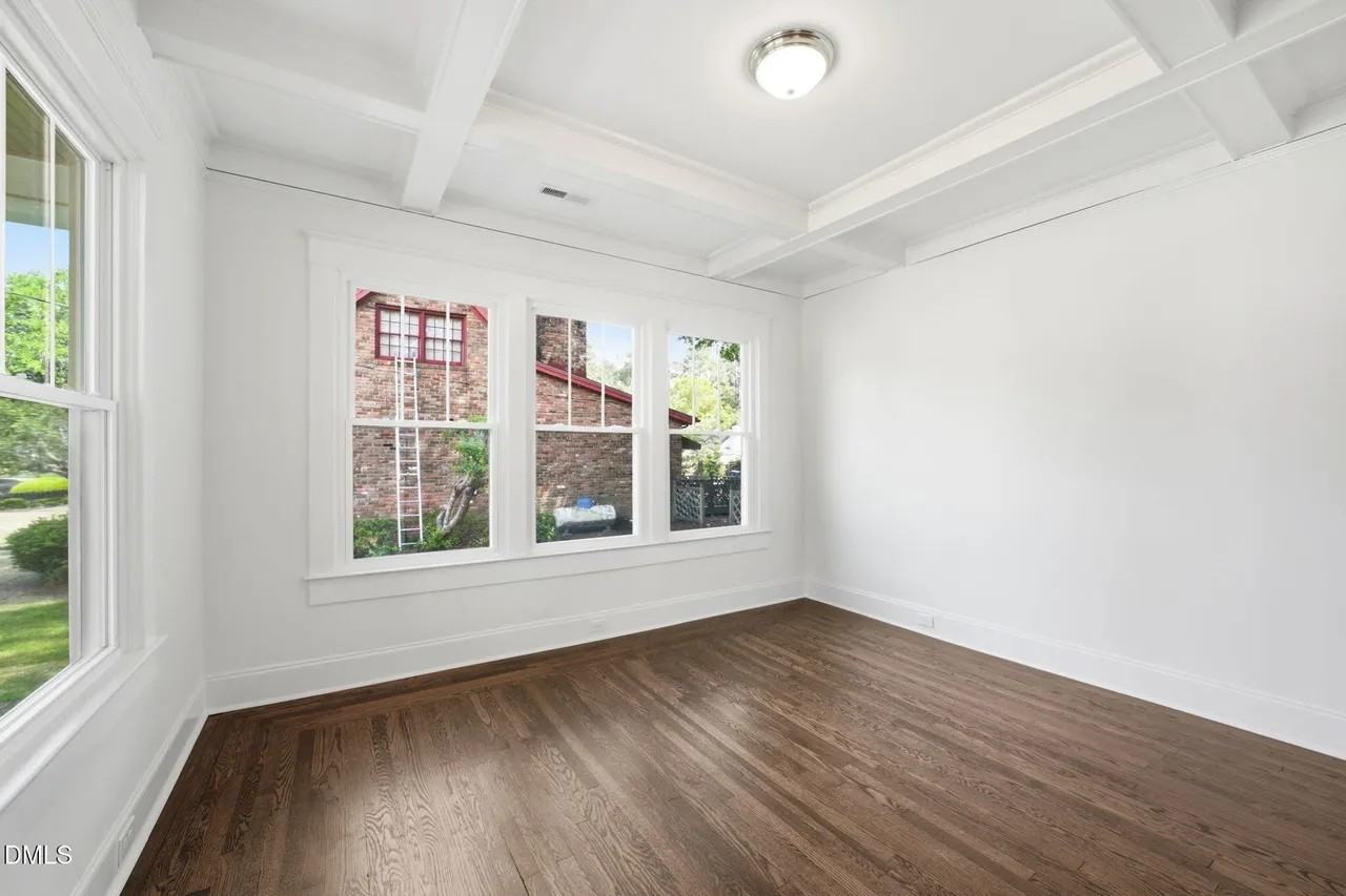 611 W Pearsall St #NA - Photo 6 of 12