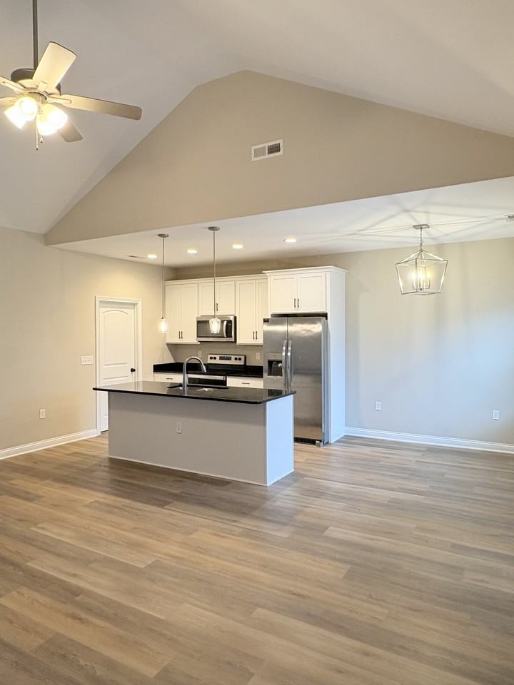 1212 Shallowford St #NA - Photo 2 of 16