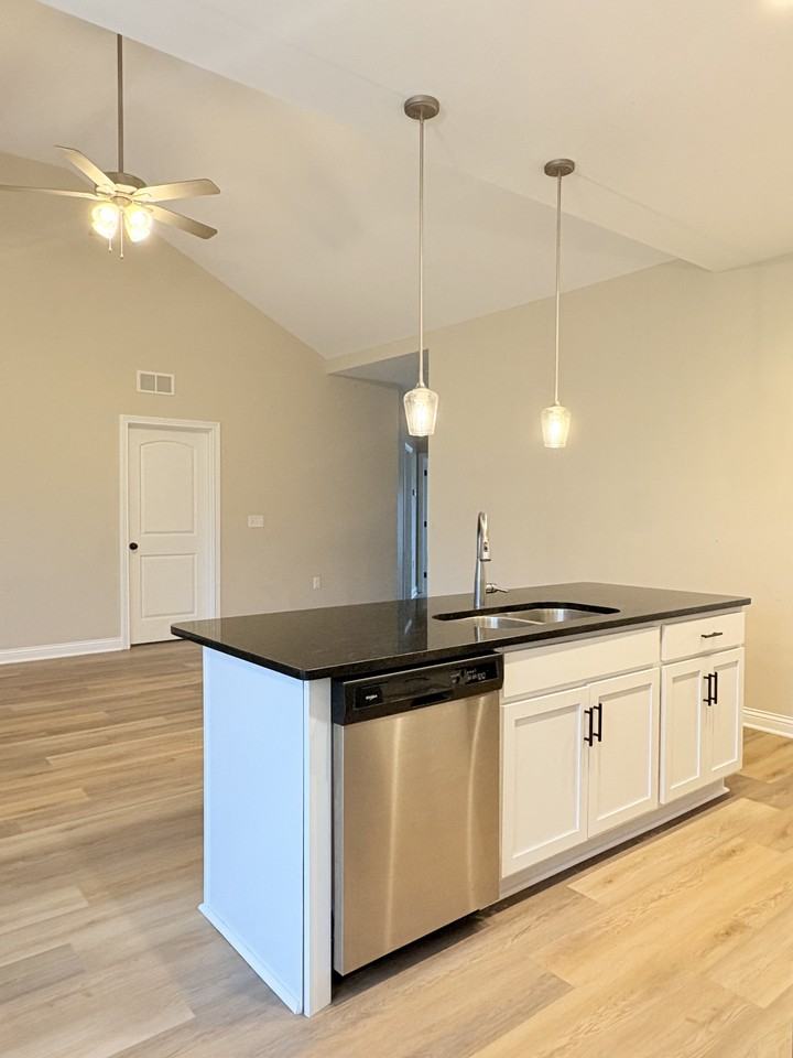 1212 Shallowford St #NA - Photo 4 of 16