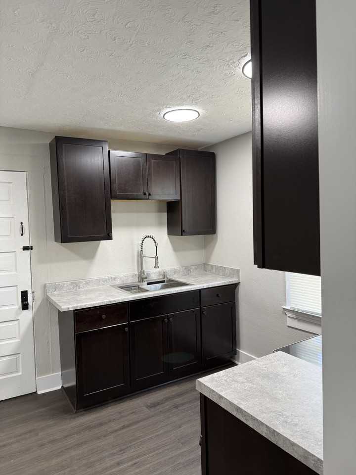66 Martin Ave Se #NA - Photo 4 of 14