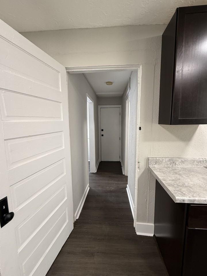 66 Martin Ave Se #NA - Photo 6 of 14