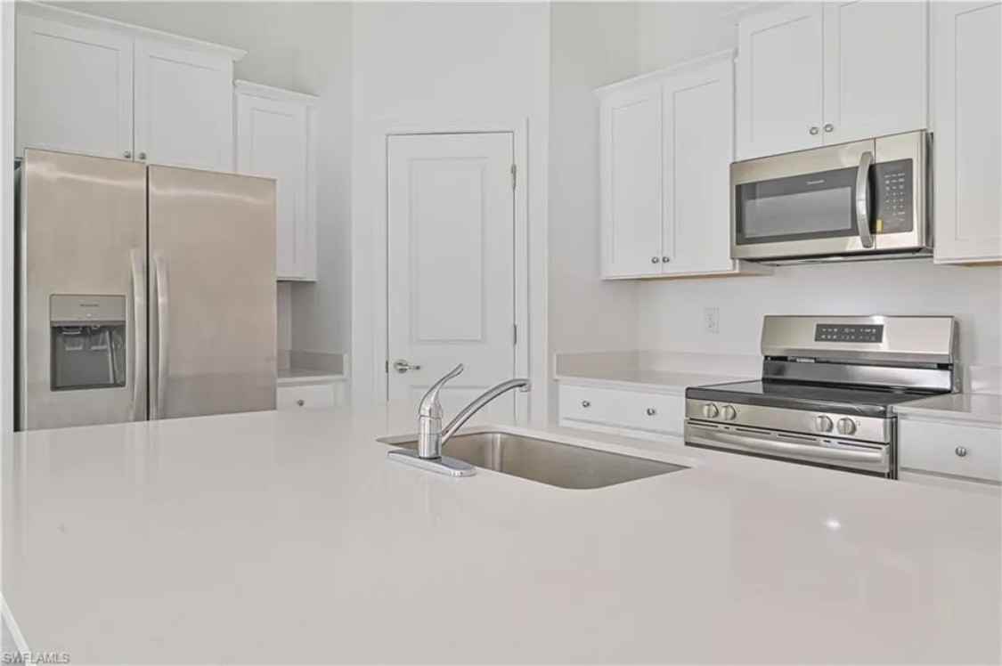 2901 Nw 18th Pl #NA - Photo 7 of 9