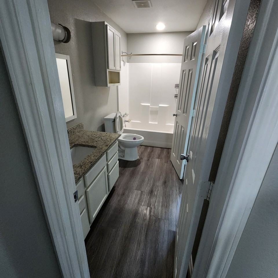 1432 S Dink St #41 - Photo 2 of 5