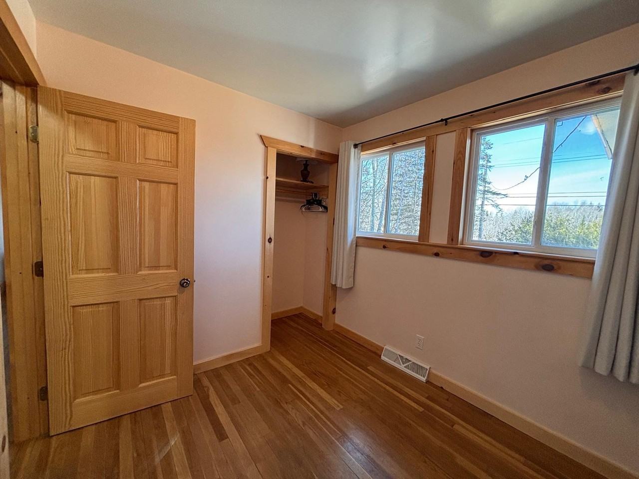 129 Foxcroft Rd #NA - Photo 3 of 15