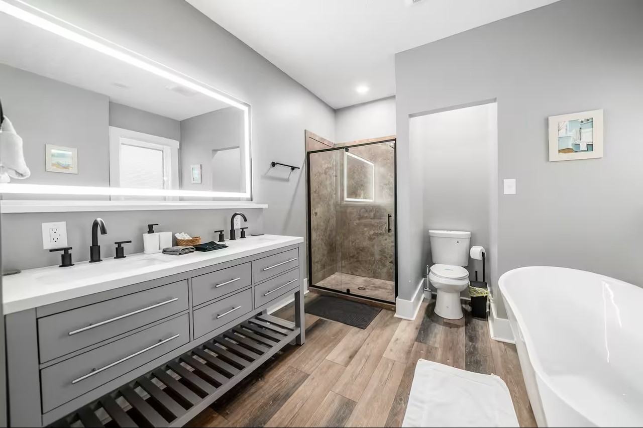 221 W 1st Ave #NA - Photo 4 of 8