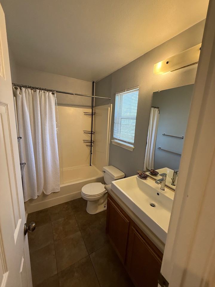1506 Cinnamon Path #A - Photo 6 of 9