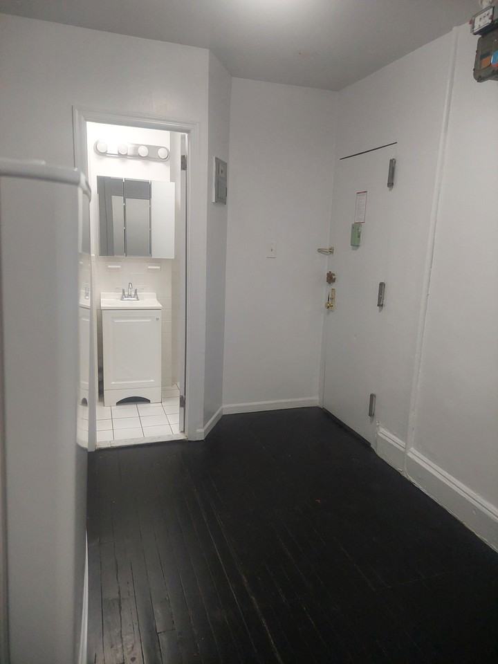 Upper Westside #12 - Photo 5 of 6